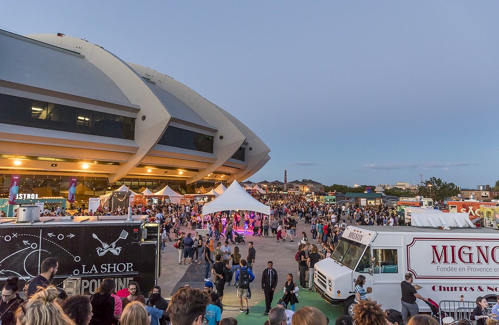 Demain (4 oct.), c'est le dernier «Premier Vendredi» de 2019! 🌮🥡🍩
On y va! 
📍 <a href="/parcolympique/">Parc olympique</a> 
bit.ly/32ivUwi <a href="/parcolympique/">Parc olympique</a> <a href="/CuisineDeRue/">Cuisine de rue</a> #MTL #cuisinederue #octobre 
📷 <a href="/evablue/">Eva Blue</a>