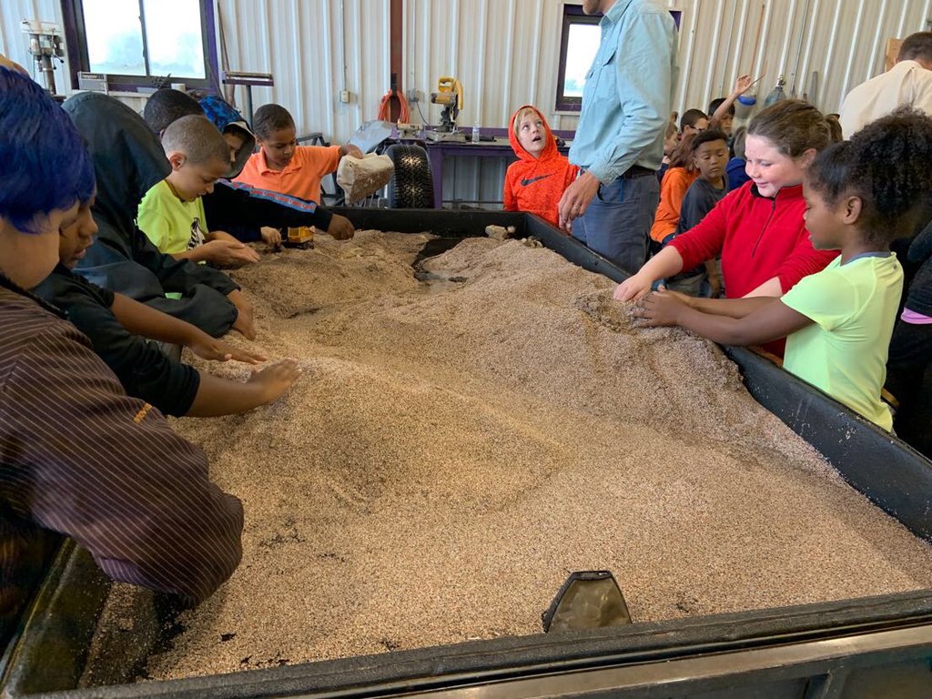 503PHSVikings's tweet photo. Learning about erosion. https://t.co/K5EkurNIDC
