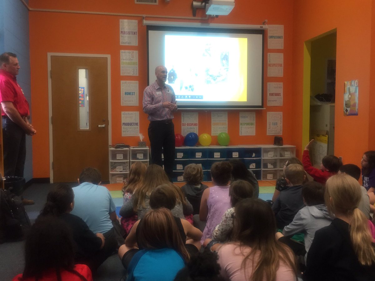 CoachBrum's tweet photo. Jason from @SpringfieldVM and @RotarySGFSE educating @watkinswildcats 5th graders on heathy choices and drug prevention skills. “Striving for significance is helping others experience success”. 🎤⬇️ #DMWU @janineforrester @CarolEmbree https://t.co/ppHK1OD7oA