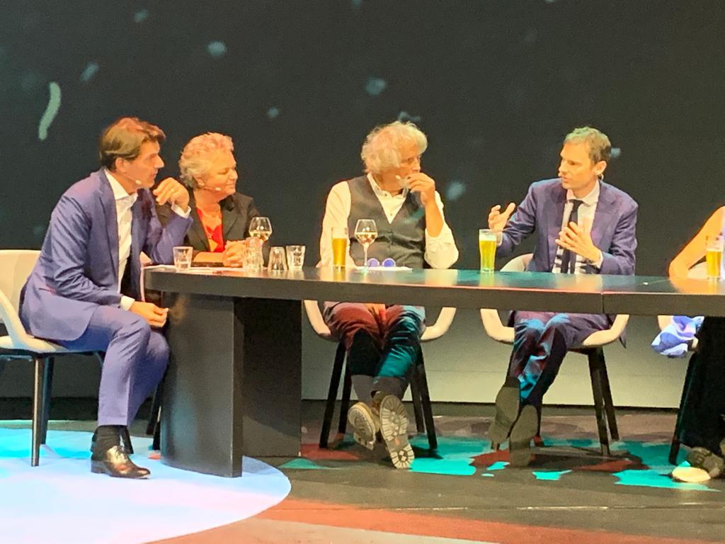 plasticsoupfoun's tweet image. NIEUWS - @ZonMw kondigt tijdens #PlasticHealthSummit een extra financiële injectie aan van 1 miljoen euro voor verdergaand onderzoek naar gezondheidseffecten van #microplastics op mensen. Wetenschapsfinancier doet brede oproep aan overheid en bedrijfsleven om ook bij te dragen.