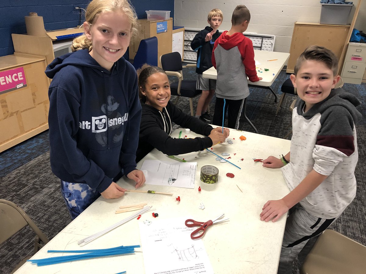 MrsBrownC's tweet photo. We are #Makers #STEM #makeatoy #problemsolving @ParsonsPirates #gsdpride @superGSD https://t.co/V6rJVQcRVJ