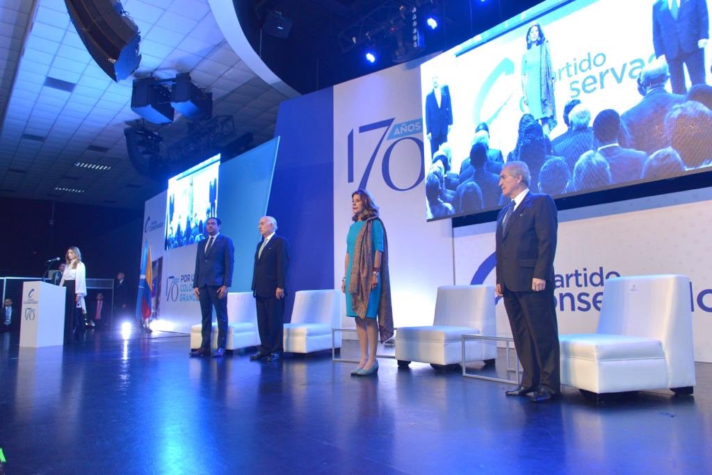 #EnVivo La Vicepresidenta @mluciaramirez instala la celebración del #PartidoConservador170Años “Por Una Colombia Grande”.>>> https://bit.ly/2Vb6cHz