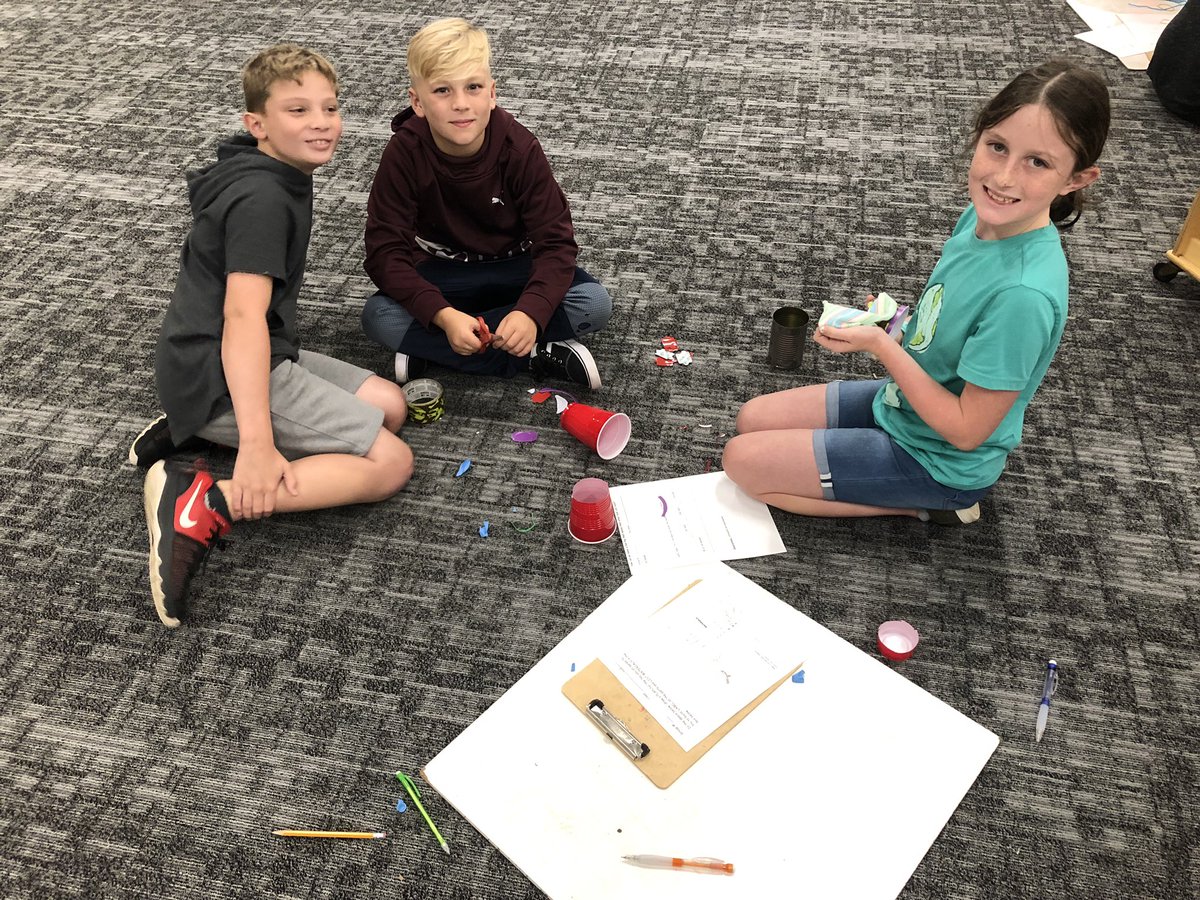 MrsBrownC's tweet photo. We are #MAKERS #STEM #hunterhornets @GSDacademics @mullinsjennaj #RESAmakers #makeatoy #forcesmakethingsmove https://t.co/rrvhkWKw0r