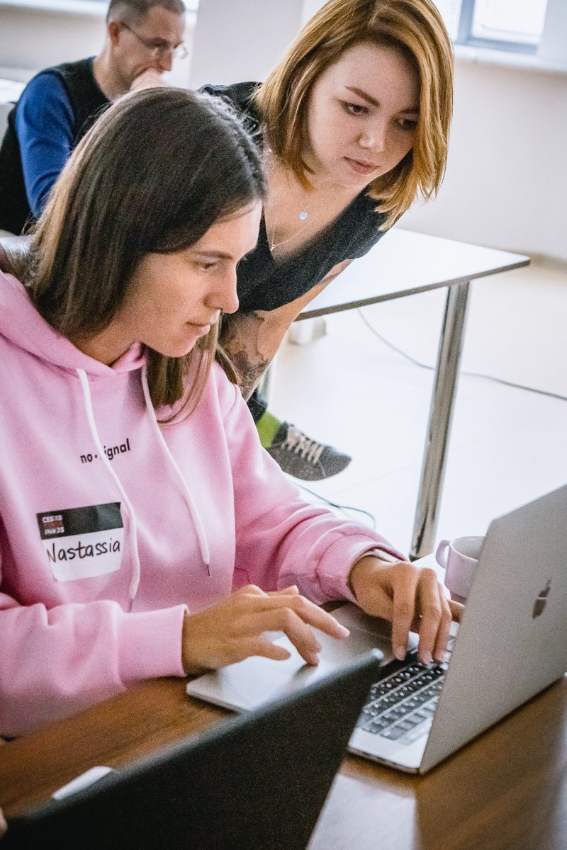 CSS_Minsk_JS's tweet image. Check out the photos from the workshops! Thanks to our attendees for joining.We hope it's a useful experience for you.
❤️️ Special thanks to our trainers -Vitaly Friedman,@julia_miocene, @bobrov1989, @PaulMaly for sharing the expertise with the community!
bit.ly/2V9WdSZ