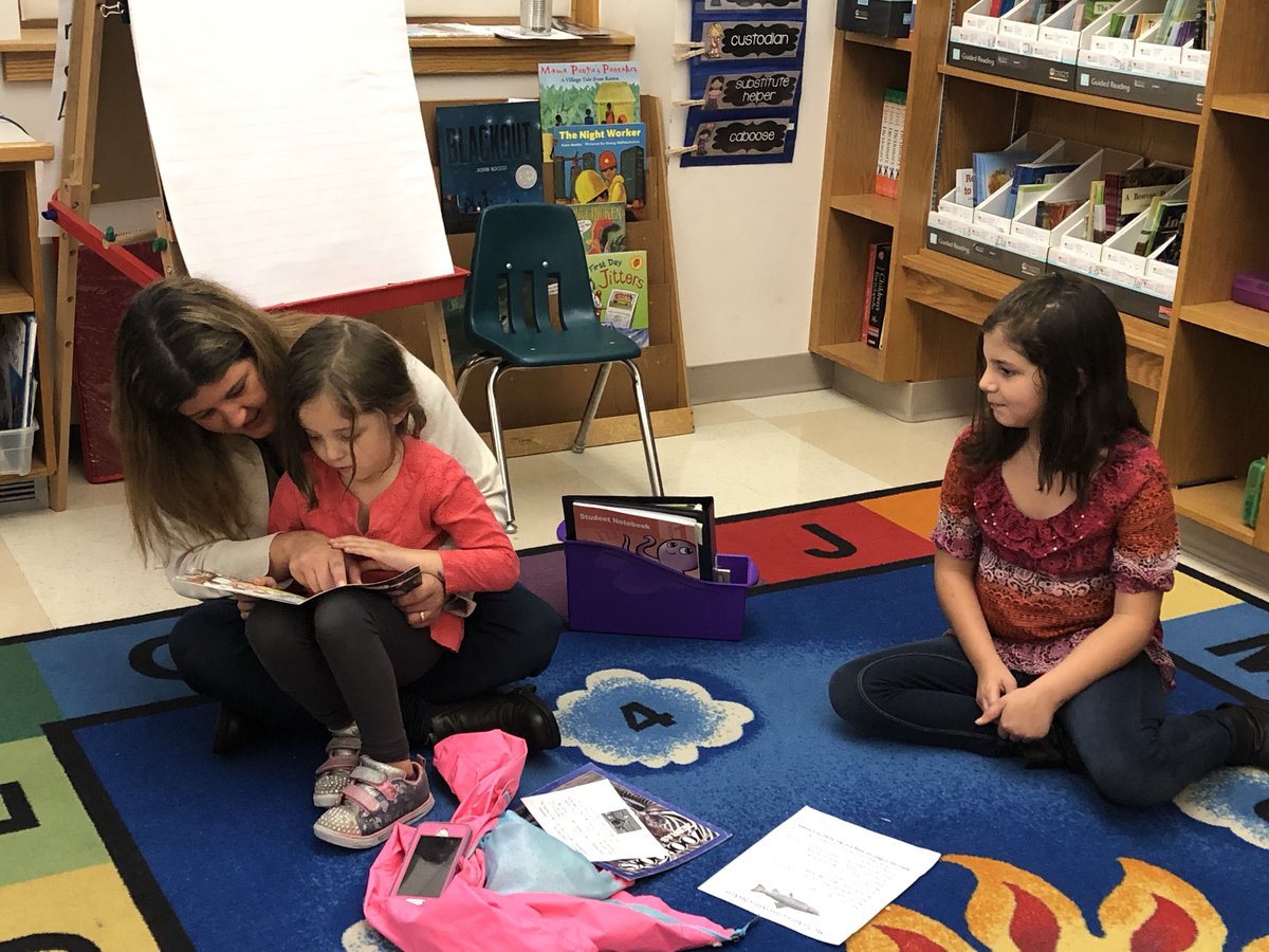 SdvtSpringfield's tweet photo. Elm Hill School had a great turnout for their annual Open House.  Thank you to everybody who made the night a success!
#elmhill #ssdvt #openhouse https://t.co/AUaqiI52Bs