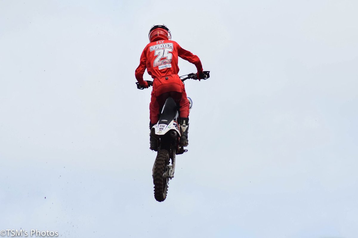 PierreLouis251's tweet photo. En route vers le titre !

La saison 2019 est bien longue ! Après avoir disputé le Championnat de France Espoirs de MX et de SX, il me reste à conclure sur le Championnat de Bretagne. Il me manque 1 point. RDV à Melesse (35) le 19/10/2019 https://t.co/bfV0EBWROx