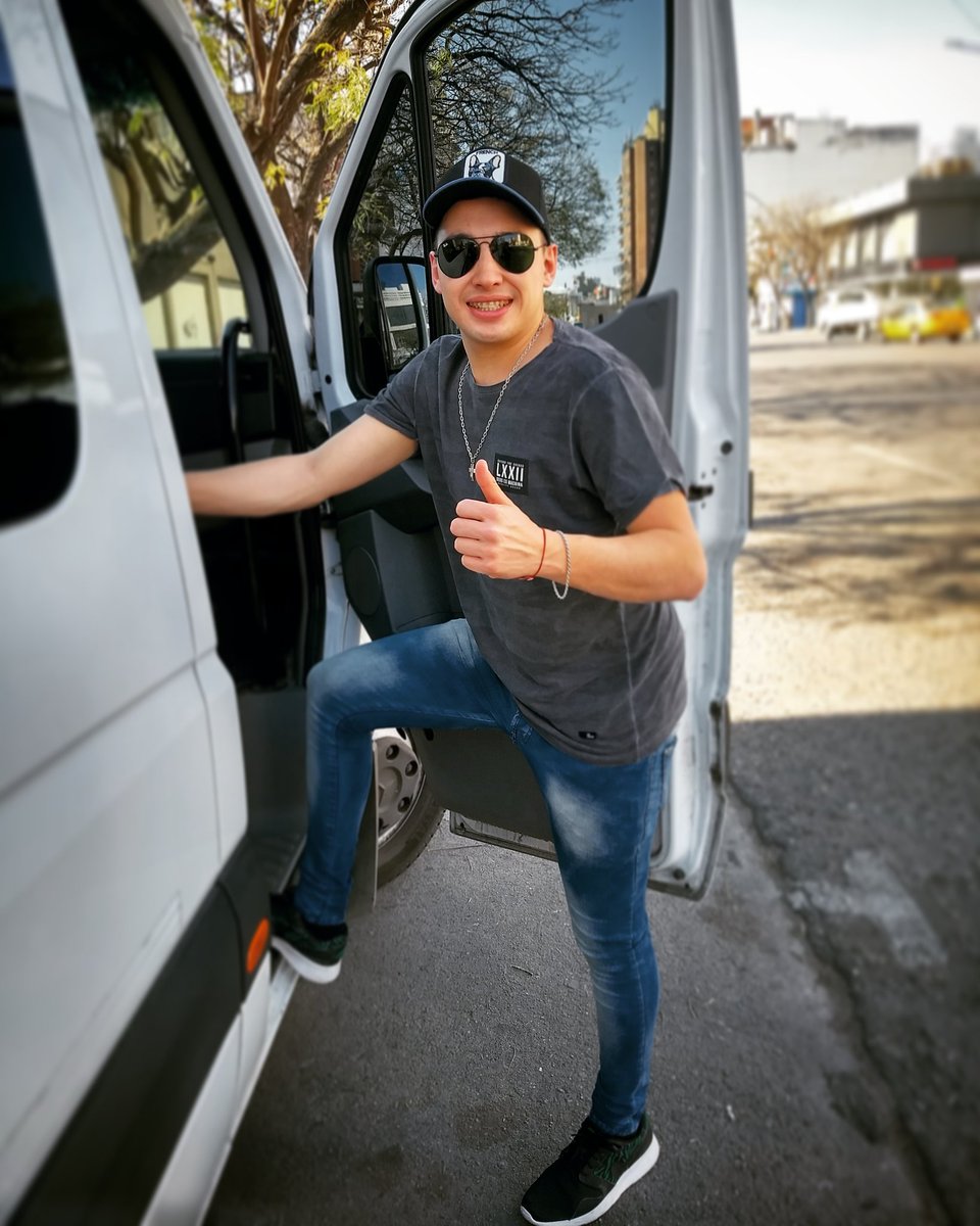 FedeHerreraOfi's tweet photo. Alla vamos #VillaNueva @rejuntecbaok !!! 🕺💃🕺💃Feliz Primavera 🌸🌺❣️
A la noche nos vemos en #CasaBlanca Grabamos para #ritmopunta https://t.co/1Oaa7eymZ8