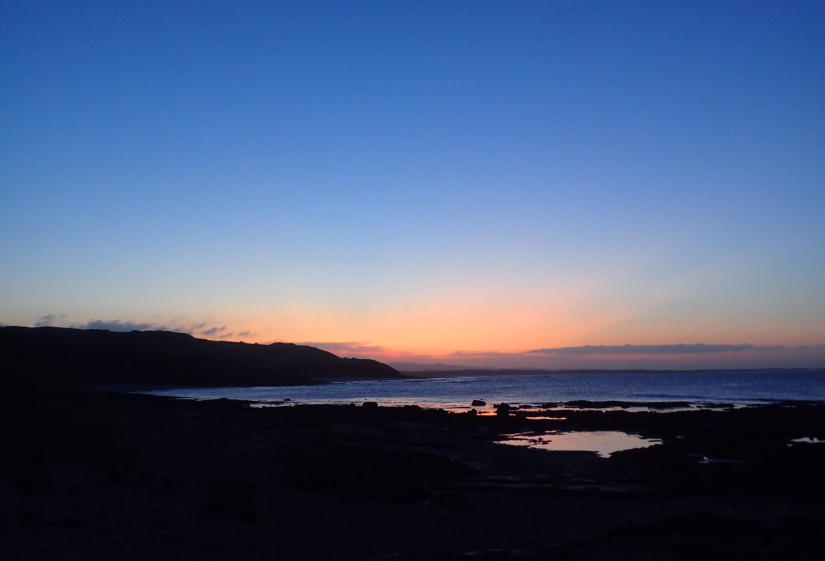 LancasterJane13's tweet photo. #dusk at #Budle any with my friend @cmacleodnolan visiting @northcoastaonb @NTNorthd_Coast @NTFarneIslands @NTlindisfarne #Northumberland https://t.co/Dignb97LJR