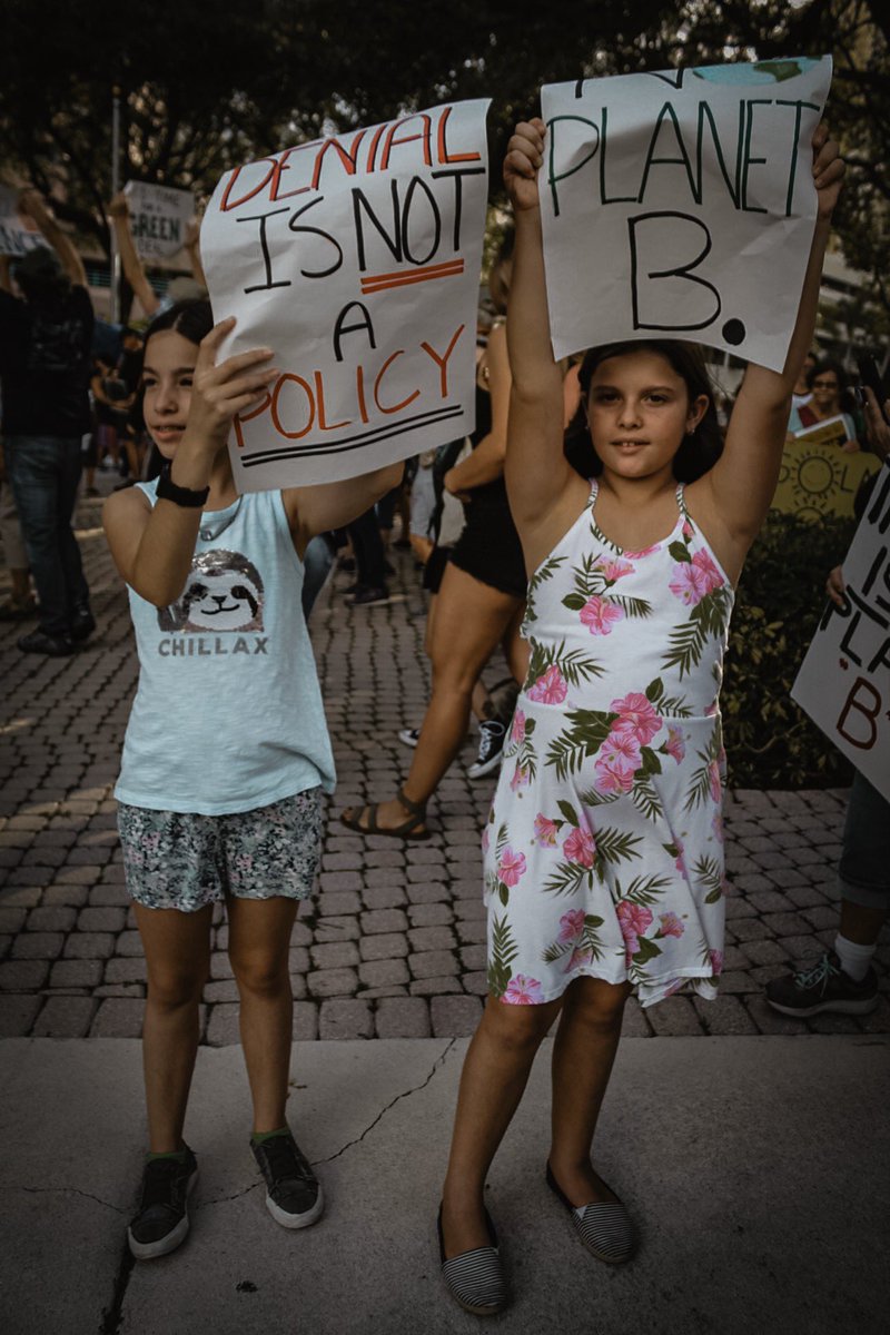 ZeroHourWPB's tweet photo. kids for climate justice!! #thisiszerohour https://t.co/VvuX9LhvD1