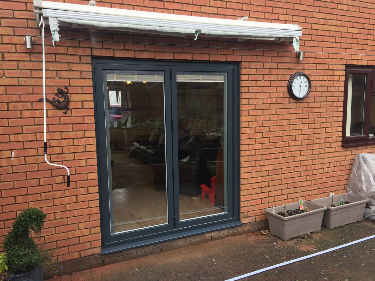 stafglaze's tweet photo. #bifolddooesbedford. #Anthracite grey doors by far the most popular colour this year https://t.co/dX05YfGaXK