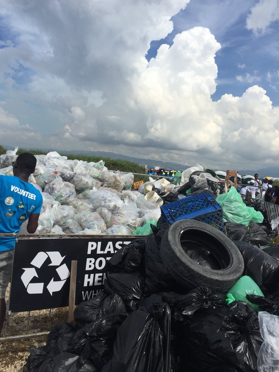 The entire beach front was a mess! But this is why International Coastal Clean Up Day is so important and why I’ve participated for 5 years now. Nuh dutty Up Jamaica!

#Bigupwibeachja #ICC2019 #JCCYC