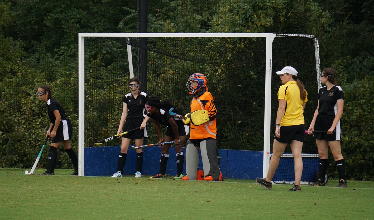 OFieldhockey's tweet photo. The Oakville Freshmen team kicked off the first High School game of their careers against Westminister on 9/21. Tight game with a 0-2 loss. Get 'em next time girls! @OHS_Tigers @BCzuppon https://t.co/IMneROfPat