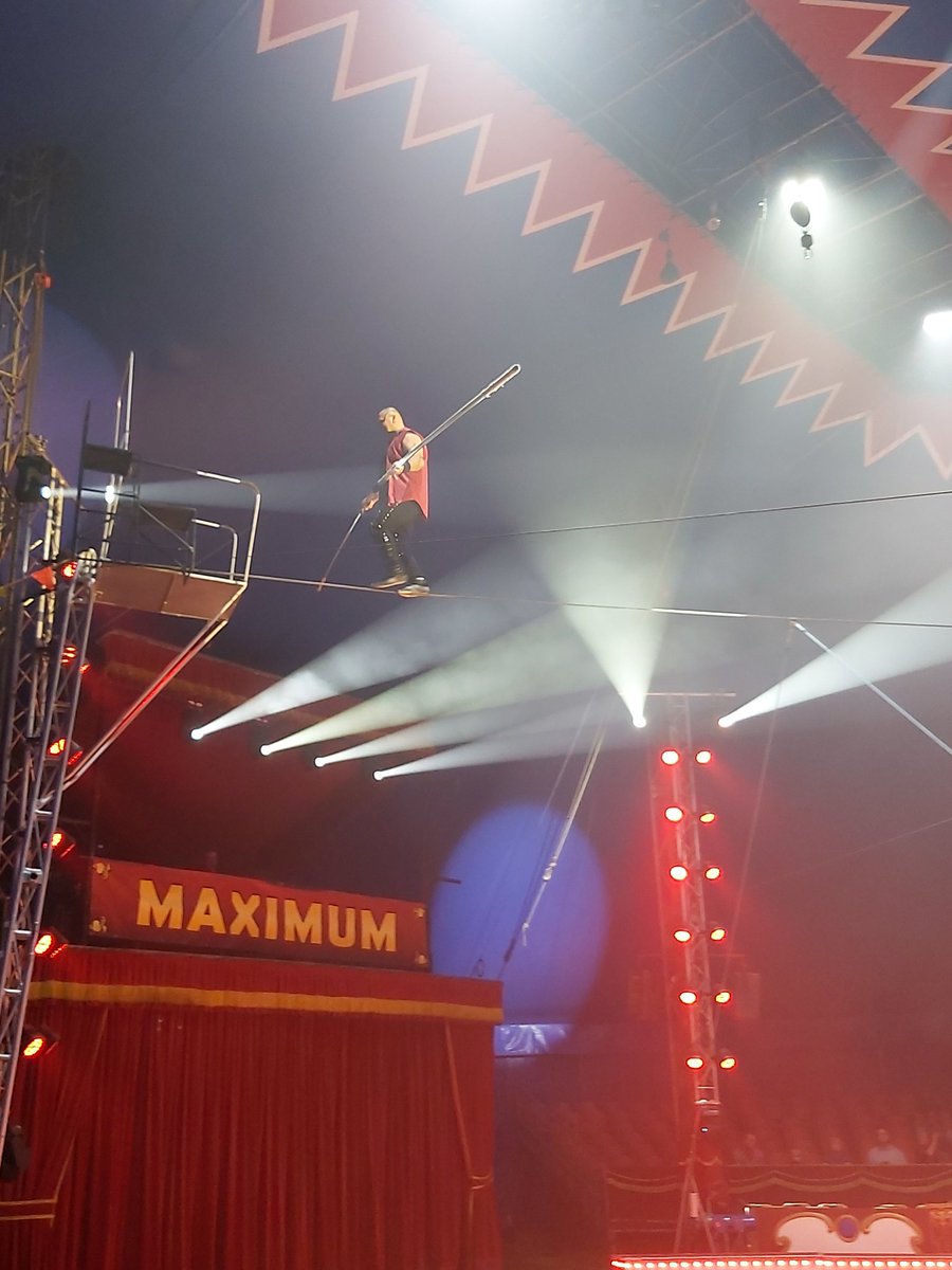 PepijnvdH's tweet photo. Geweldig leuk circus in @Gemeente_Rhenen! Veel plezier @EdeStad met #circusmaximum ! https://t.co/fx0SVN1bX5