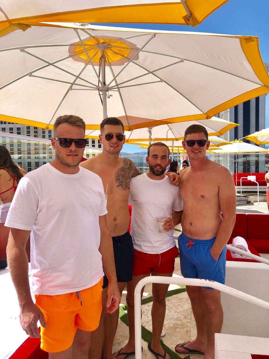 Partying <a href="/DraisLV/">Drai's Nightclub</a> #PoolParty #Vegas #702ENT #VIP 💦💦🍾