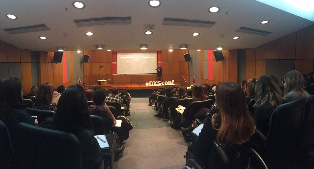 "Cambiar lo tangible sin cambiar la cultura puede darse.
Cambiar la cultura sin demostrar resultados desde lo tangible es imposible" <a href="/labgobar/">LabGobAr</a> #DXSconf #servicedesign