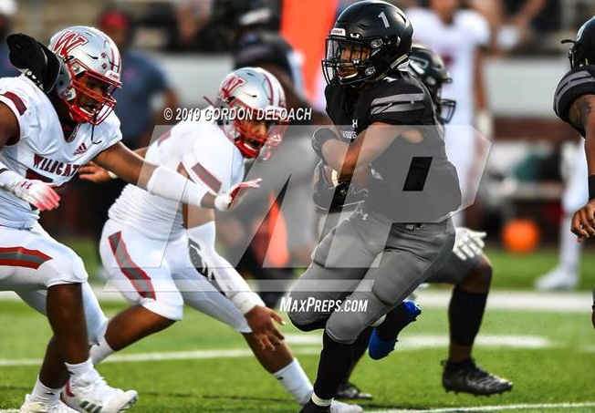 flashpho's tweet photo. .@WoodrowFootball vs @TViewWolves #txhsfb Pro Photo Gallery is up @maxpreps

https://t.co/LOTdGKzxpf

@TimberviewHigh @MISDathletics @WoodrowWildcats @woodrow_sports @SamFennegan @famous_stacy @jaden_hullaby @josh2icey @TXHRecruiting @TexasFootball https://t.co/x2iNv1GokF