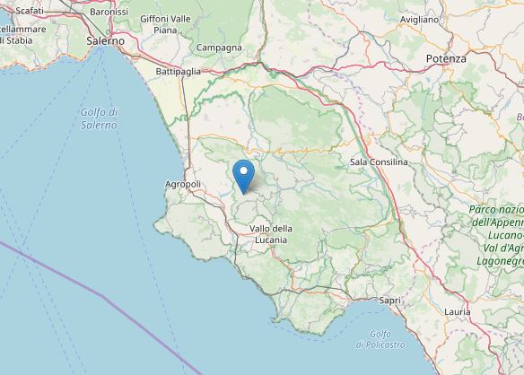 Emergenza24Pro's tweet photo. UPDATE [21.09-22:22] #Orria #Salerno #TERREMOTO (21:55 UTC+2) ML 4.3 -325 km (dati e immagini INGV) https://t.co/xrozyziJDL