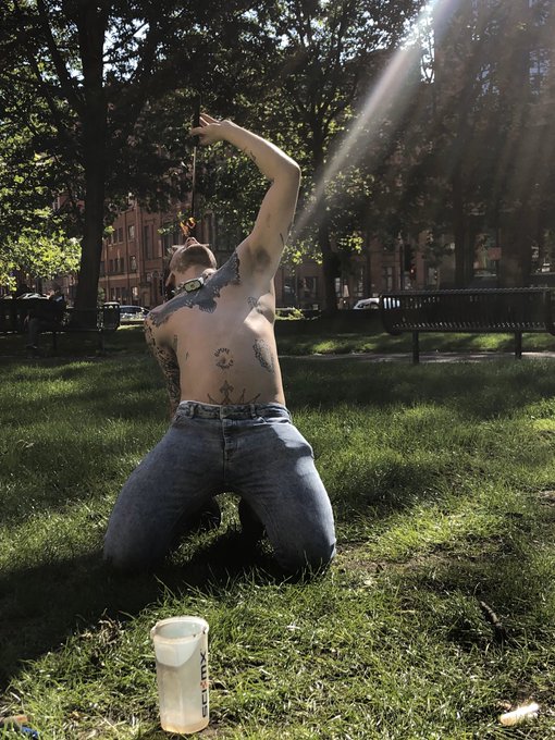 Why&rsquo;d I have to end up with the pyro?! 🤣 https://t.co/HliDIBIsCF