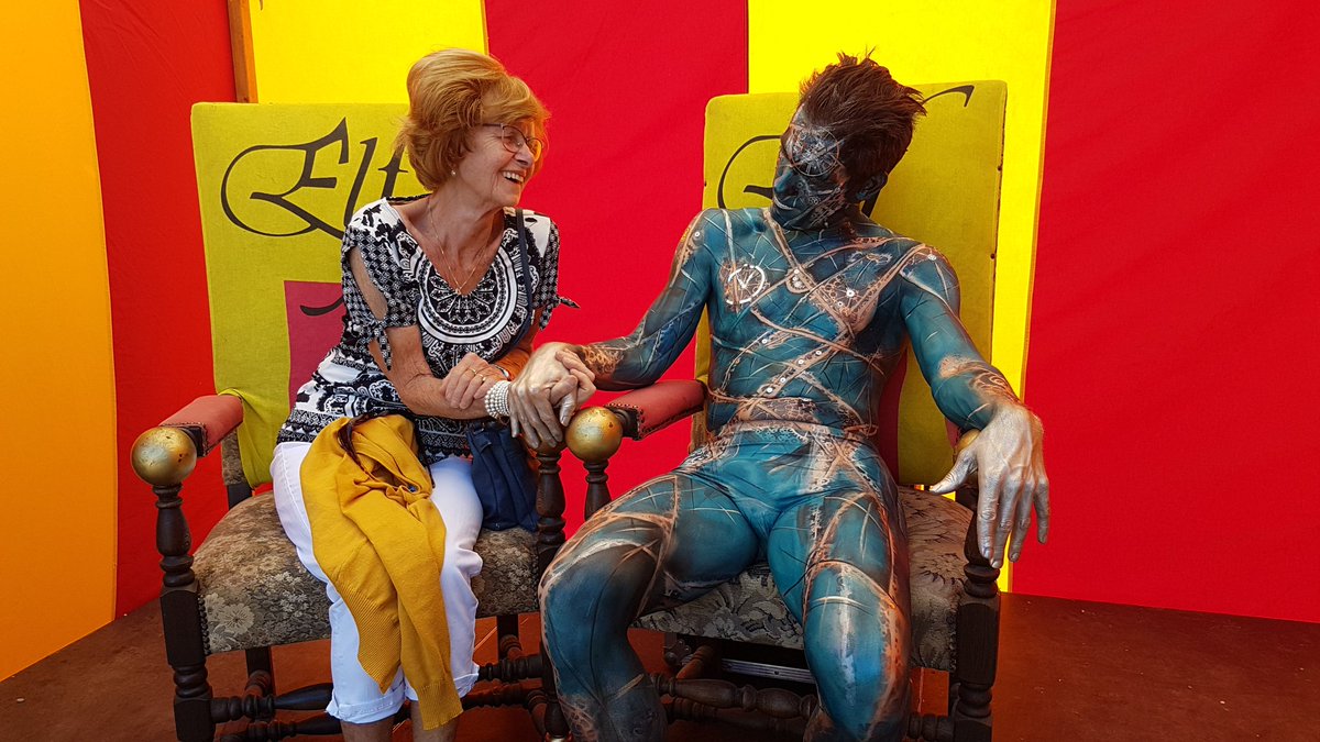 CatsCreationsco's tweet photo. Today's quick #bodypainting  on Marcel, #Chronos in dance show tonight.
All @MehronUK, @superstar &amp; @cameleon from @PaintopiaShop , #customstencils &amp; #metallicstickers I made/ cut on my @cricutuk 
 @kingdomofelfia #FIP  thanks for having me. Amazing event! #cosplay #streampunk https://t.co/sU4wOSgAnz