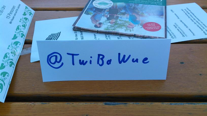 Das #TwiBawue sitzt im Schwabengarten.