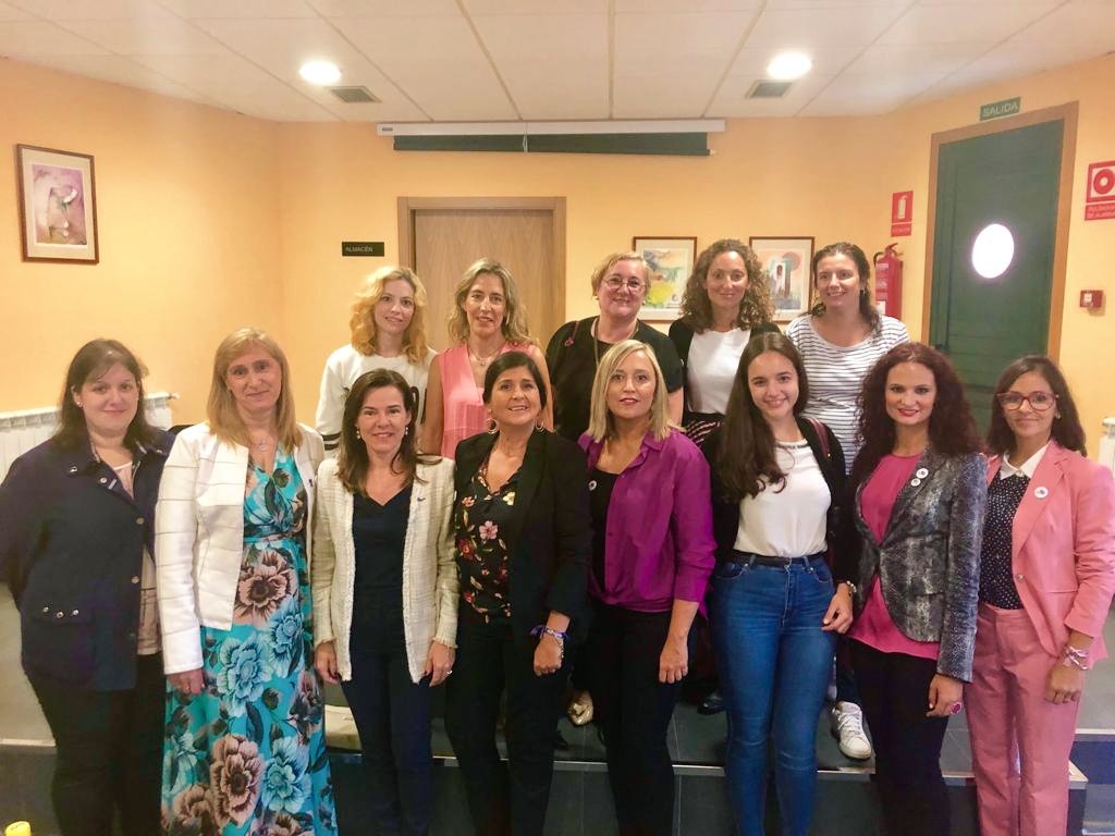 MujerIgualVigo's tweet photo. Hoxe, @MujerIgualVigo asistimos en Cerdedo-Cotobade ó #ICongresoProvincialPontevedraAMEI, no que quedou constituída a #FederaciónDeAMEISProvinciaPontevedra. Grazas a @raquechua por exercer de anfitriona! #Seguimos traballando a prol da #Igualdade.💜 #NosMovemos @MujeresIgualdad https://t.co/6uEGbOzRgT