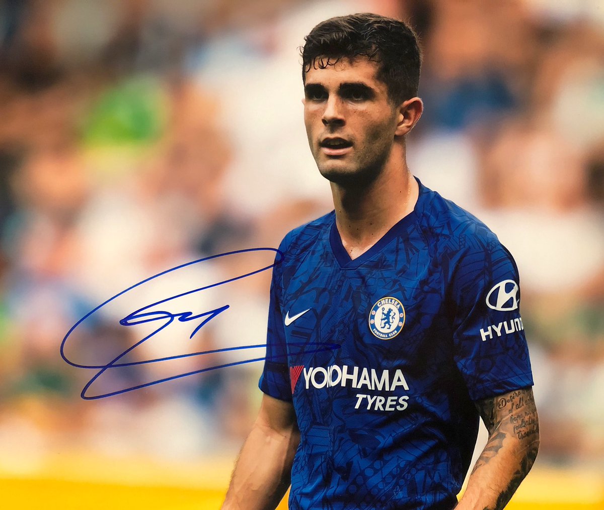 RealSignas's tweet image. USMNT and Chelsea’s Christian Pulisic hooked it up with the autographs ✍️