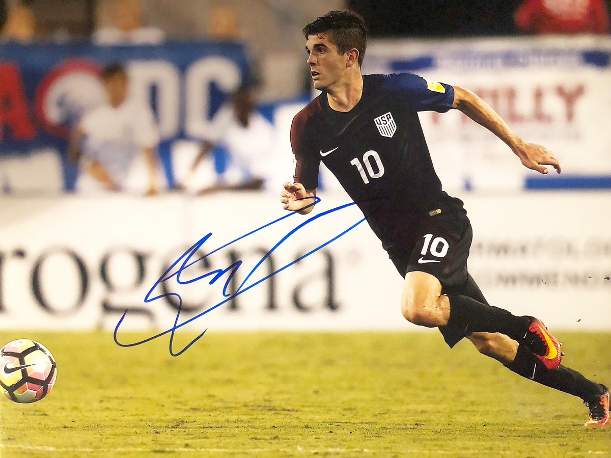 RealSignas's tweet image. USMNT and Chelsea’s Christian Pulisic hooked it up with the autographs ✍️