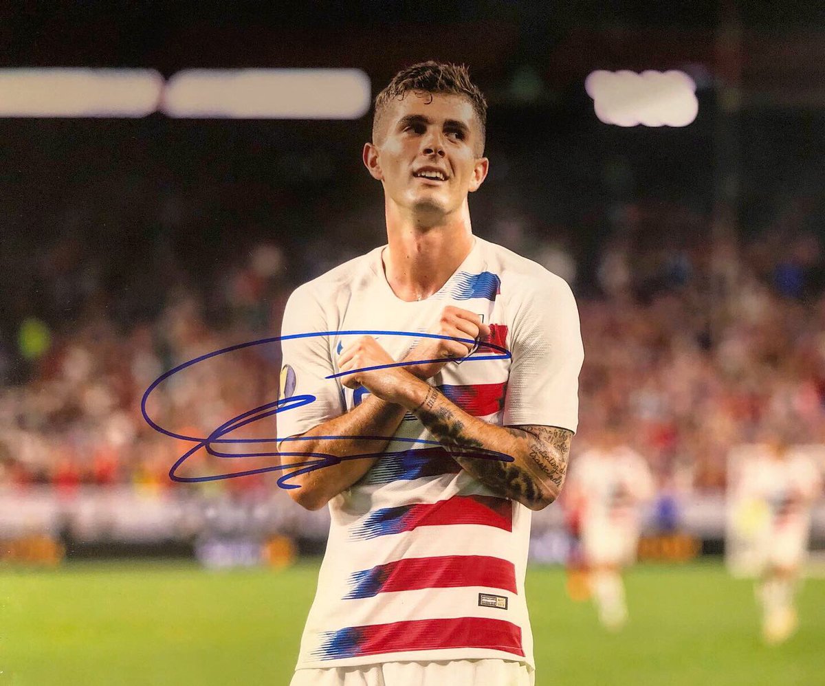 RealSignas's tweet image. USMNT and Chelsea’s Christian Pulisic hooked it up with the autographs ✍️