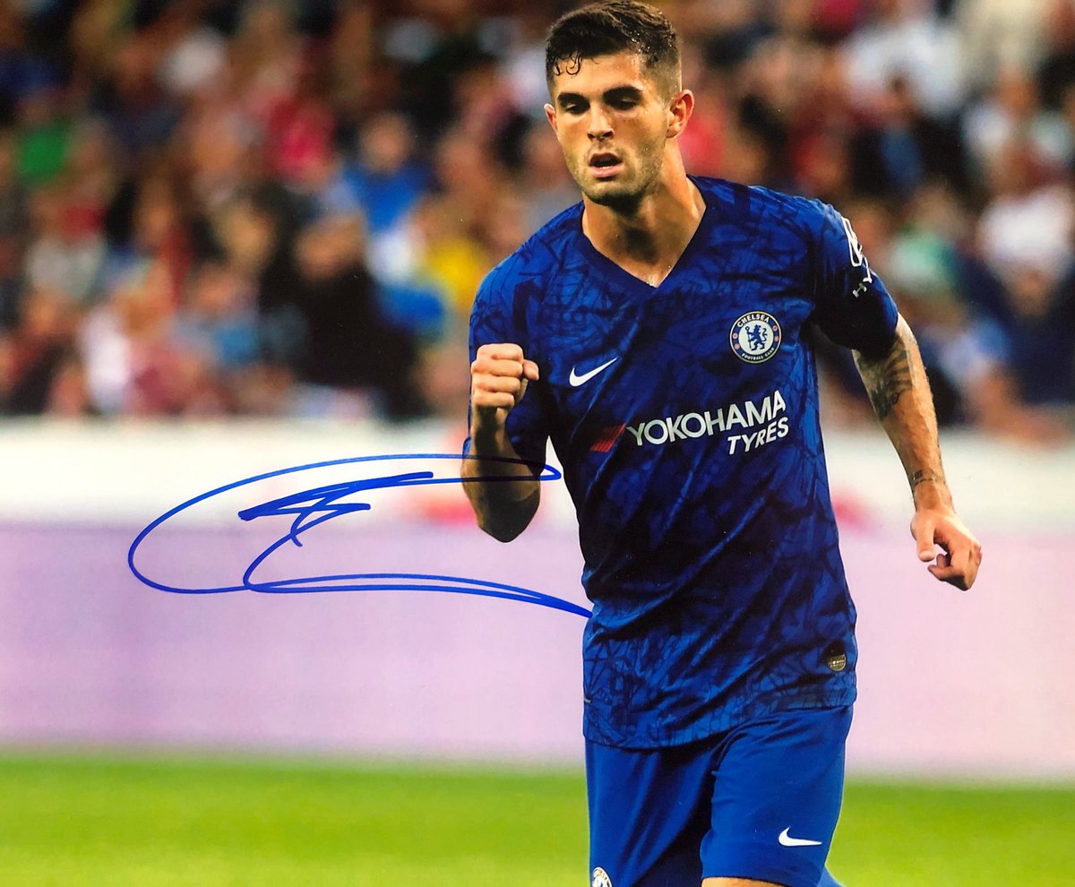 RealSignas's tweet image. USMNT and Chelsea’s Christian Pulisic hooked it up with the autographs ✍️
