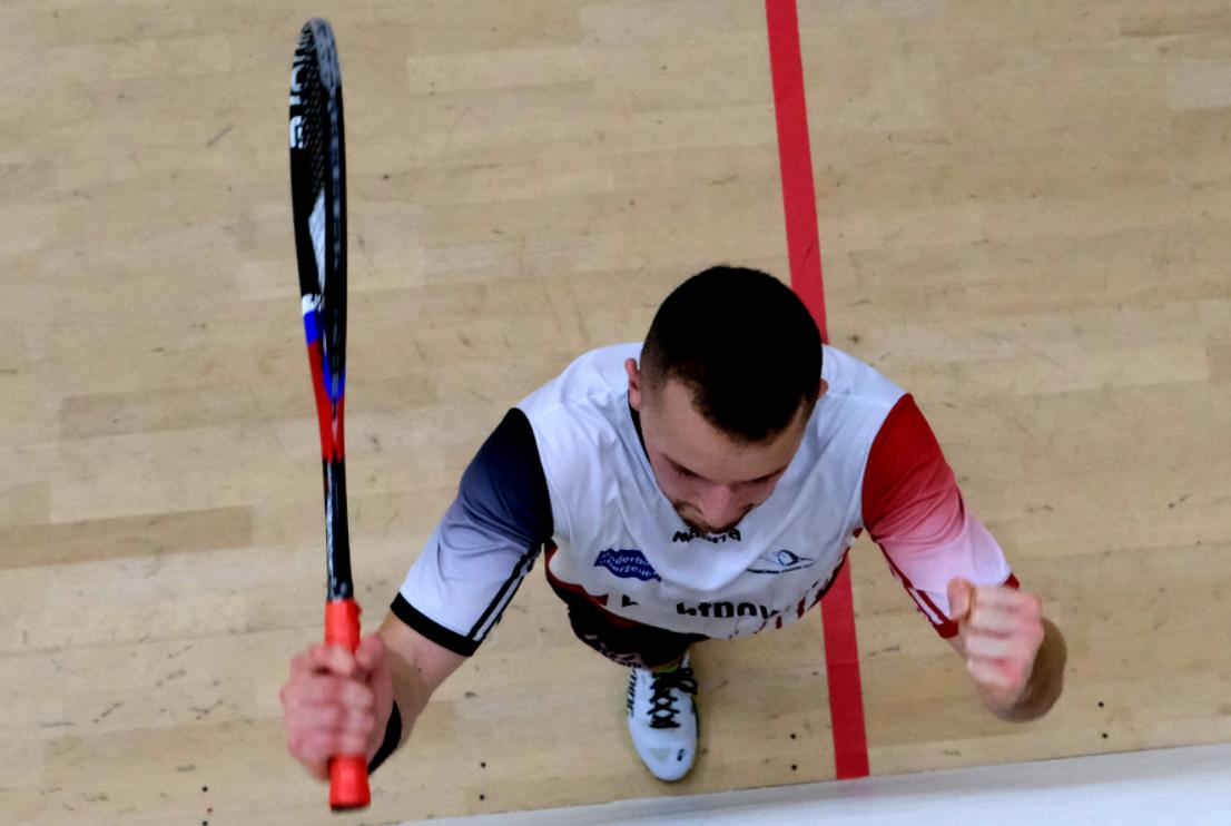 EuroClubs2019's tweet photo. Lucas takes it in four to put Paderbortn 2-1 ahead ...

Lucas Wirths 3-1 Tim Weber           11-5, 1-11, 11-6, 11-8

#sidewallcelebration https://t.co/2IAO5M4HOc
