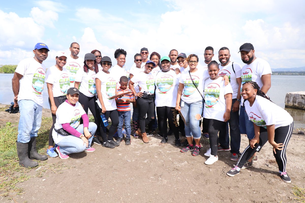 firstglobalbank's tweet image. We did it! 
The GK family is excited to be a part of world change. 
Happy International Coastal Clean Up Day! 
#InternationalCoastalCleanUpDay2019 #FGBCares #GKOne