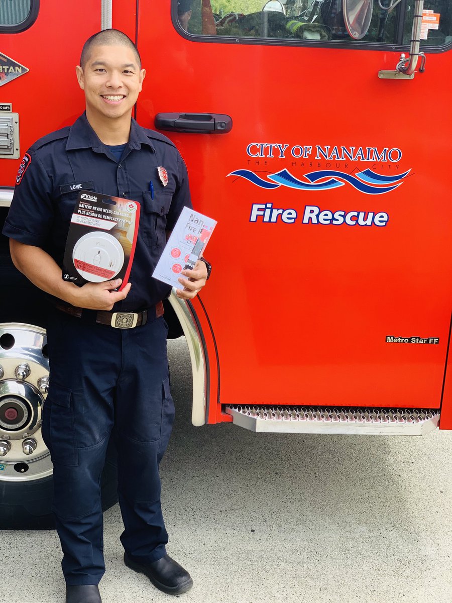 Karen_Fry's tweet photo. Hey #Nanaimo if you live in a mobile home park - look for our community focused firefighters who will be:

~knocking on your doors
~giving you safety information
~checking your smoke alarms
~installing a ‘free’ Smoke alarm if needed

@IAFF905 @NanaimoFire @cityofnanaimo @bcpffa https://t.co/AS4usQ0cds
