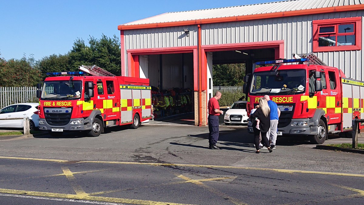 Thanks to all those who came to the car wash today great effort from Chorley USAR @Leyland_Fire @WMgr_Penwortham for help! Total amount to follow!! @StnMgr_USAR @LancashireFRS @firefighters999