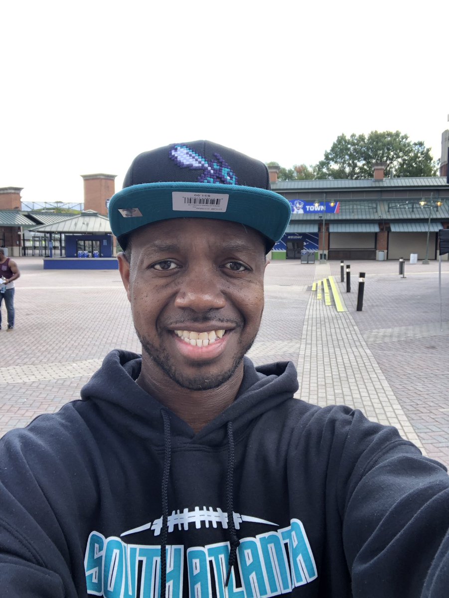 MrAwakenGenius's tweet photo. #PartII #WeSouthAtlanta #WeSupportOurHornets #Football #Classrooom #AwakenTheGenius #WalkingWithWalk @RealestMotiv8R @APSsatlanta @PrincipalFord @AssocSupBattle @MsPgrass @AndiPMiller @keenewalker @PedroANoguera @3DEschools @3deSah https://t.co/r2Egbngr4y