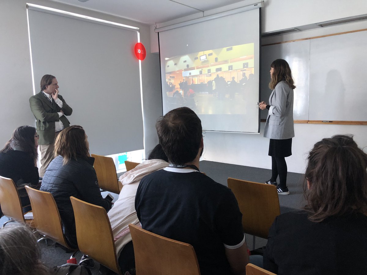 Hoy es día de #dxsconf 🤩 arranca @Tineschlack contando sobre el rediseño del trámite de defunciones en <a href="/gcba/">Buenos Aires Ciudad</a> realizado con <a href="/insitum/">Emre</a>