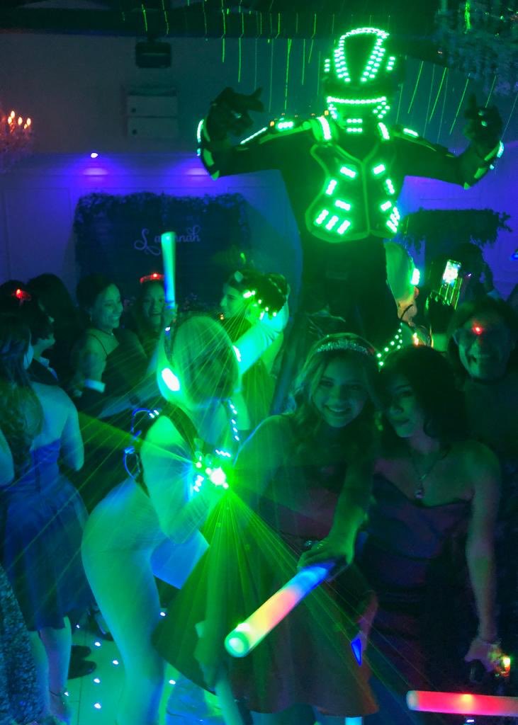 TotalMusicEnt's tweet photo. Dj Service - Sound and Lighting - Led Video Wall - Led Dance Floor - Led Furnitures - Special Fx - Led Robots - Stage - Truss System - Pipe and Drape - Photo Booth - Red Carpet
Contact us: 
https://t.co/Uu4iXldhCZ
fb: totalmusicent
tw: totalmusicent

#ledrobots #horaloca #edm #dj https://t.co/qRA52HfsD2