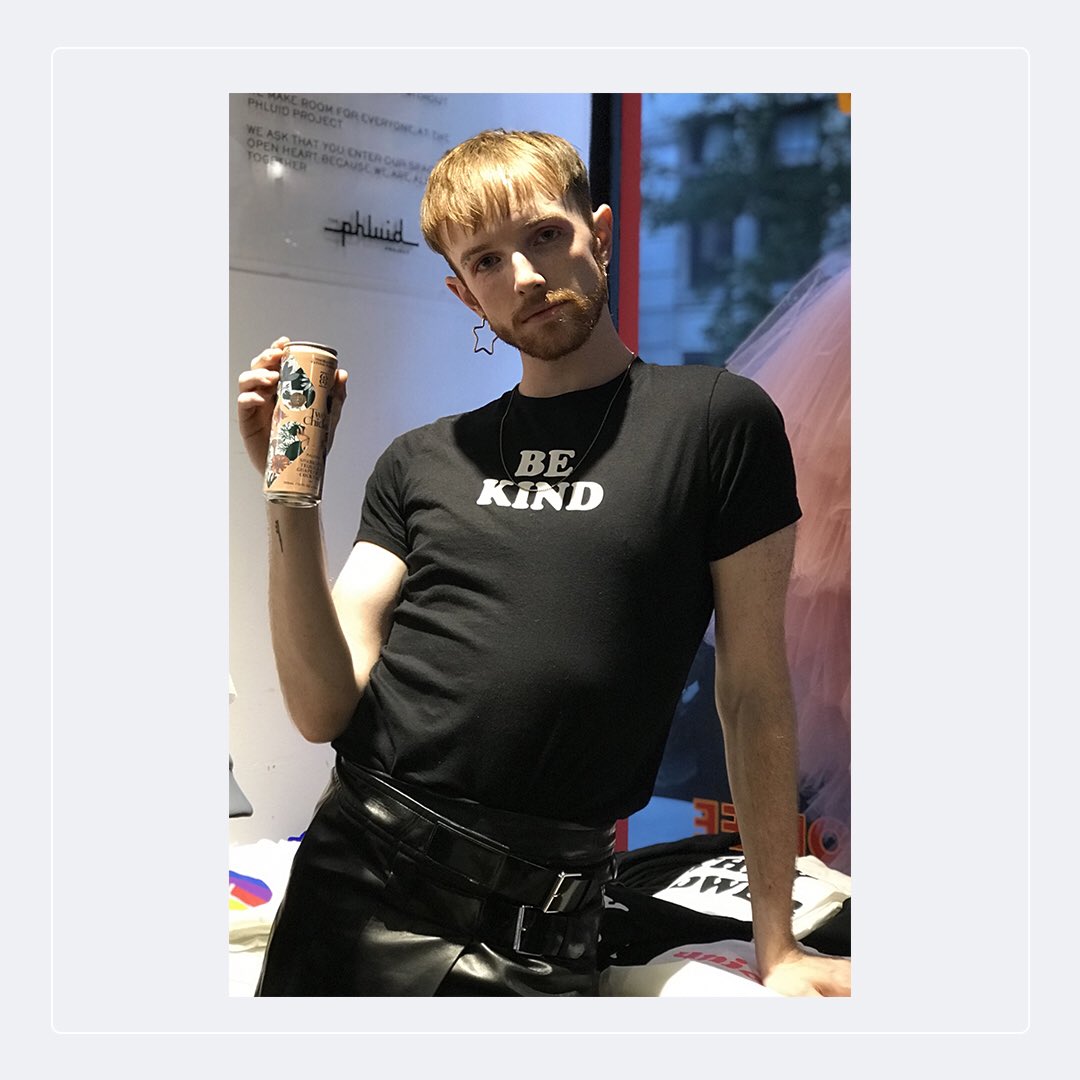 TwoChicksDrinks's tweet photo. Celebrating with those we love π Cheers to a beautiful new collection, @phluidproject π₯π #TwoChicksCocktails #LovinglyMixed #ThePhluidProject https://t.co/nOiRM74p0s