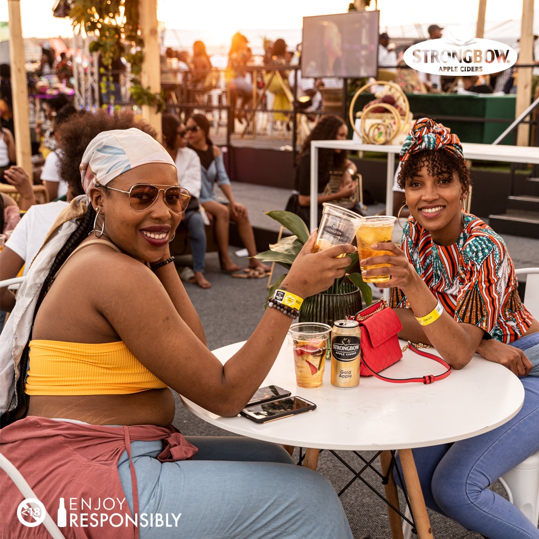 StrongbowSA's tweet photo. There’s nothing more refreshing than a Strongbow Cider when you are chilling outdoors with friends and good music. #DStvDelicious #TryTheNewDry https://t.co/ub6hRcgMwp