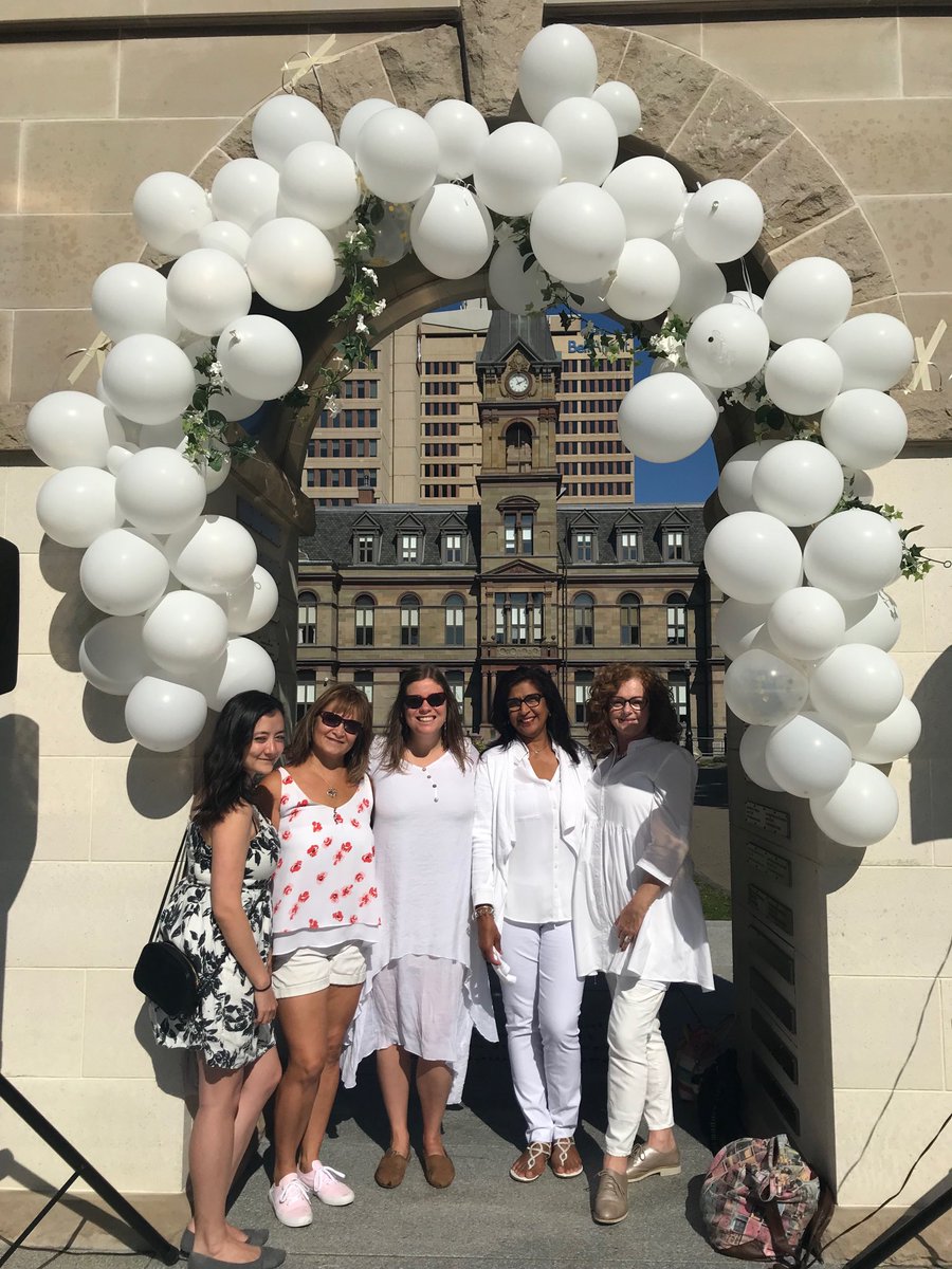 Angie2win's tweet photo. Peace by Women with Halifax Mayor Mike Savage and us Canadian Progress Club Halifax Citadel Ladies.
# CPCHC # ⁦@PeaceOneDay⁩ Halifax NS! https://t.co/6L4KdFwGkQ