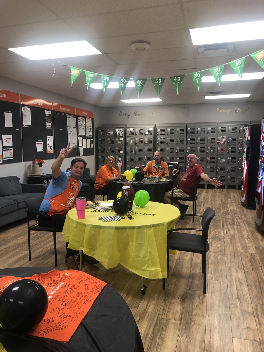 Annette99576820's tweet photo. Success sharing day number one build your own sub was a hit!!!! https://t.co/KGwO0Dgheo