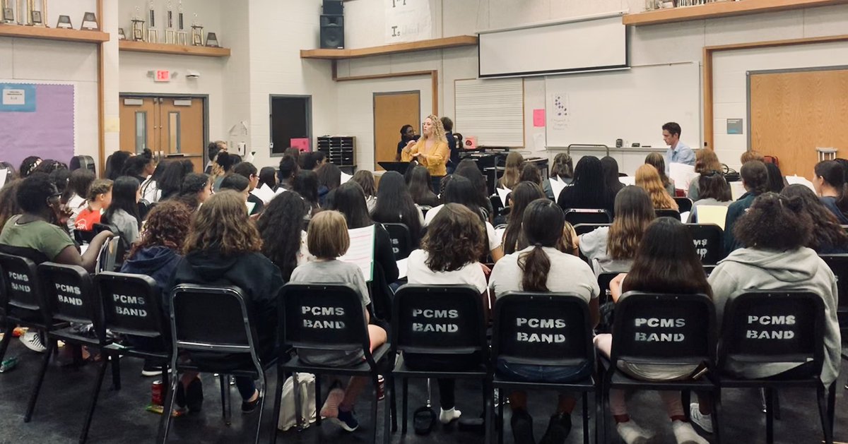 Our @PfISD 7th graders are putting in the work on the <a href="/TMEA/">TMEA</a> region choir music, thanks to all of our middle school choir directors and our talented guest clinician @Gran_Rae!

#PfISDynamic
#pfamily
#passionateservice
#tmea100
#itstartswithmusic