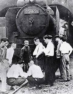 まゆー 今日は 伝説の刑事 平塚八兵衛 の誕生日 主な取り扱い事件は 小平事件 片岡仁左衛門一家殺害事件 帝銀事件 下山 事件 吉展ちゃん誘拐殺害事件 すごい人ですが 3億円事件の誤認逮捕や 冤罪の可能性が否めない 退職後は 自身が逮捕した死刑