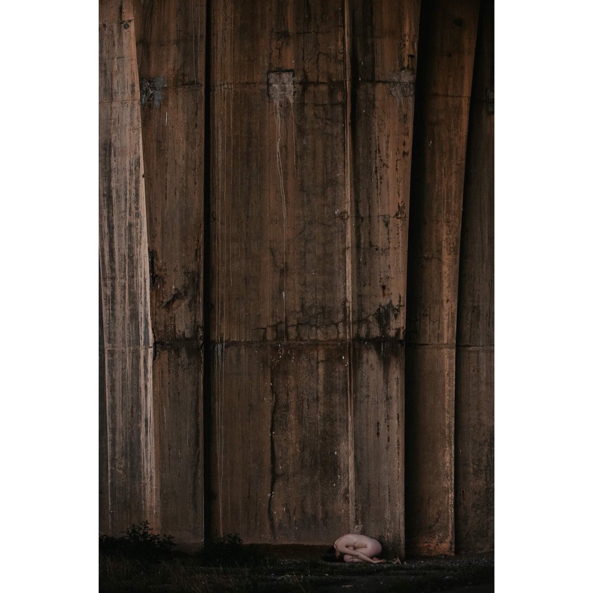 NadiaModeling's tweet photo. Don’t ever judge her walls. They kept her alive

Photographer @g_o_l_d_i_n_g

#nature #walls #urbex #underabridge #abandoned #artistic_unity_ #artistic #ruined #bridge #stone #urbexart #urbexartists #locationphotography https://t.co/IHpnFBFwRW