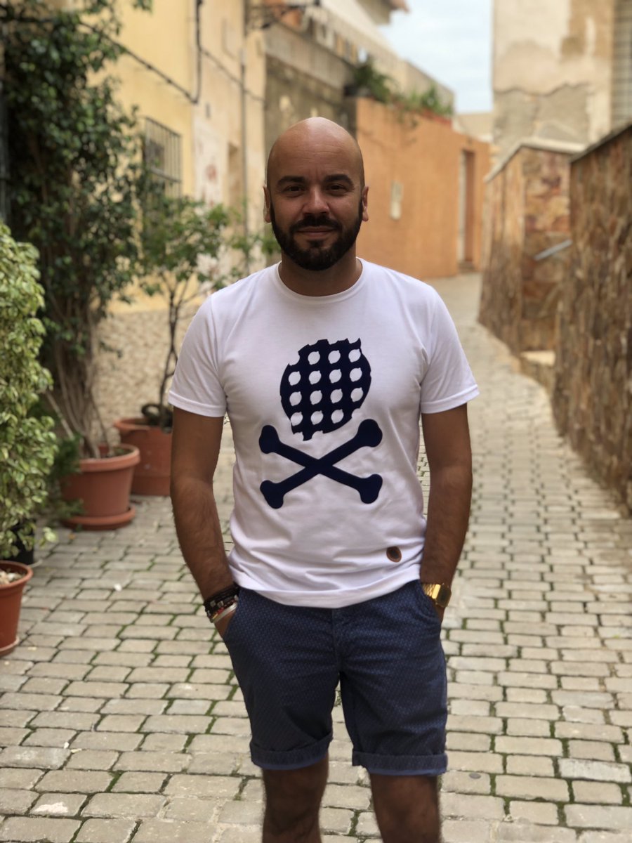 YEPES7's tweet photo. Estrenando camiseta molona de @sirlemonshow y que mejor que en #Ricote y en la mejor compañía #lemon #limon #amigos #cervezas #puesvente #murcia https://t.co/6KrJIjTrdd