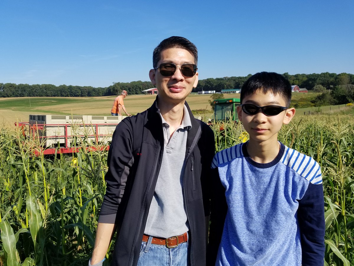 llenod's tweet photo. Thankful for so many families who supported Gilman's Service Saturday with the good folks at First Fruits Farm. We helped harvest 28,000 pounds of corn! #GilmanSchool https://t.co/PIbHUPIFV0