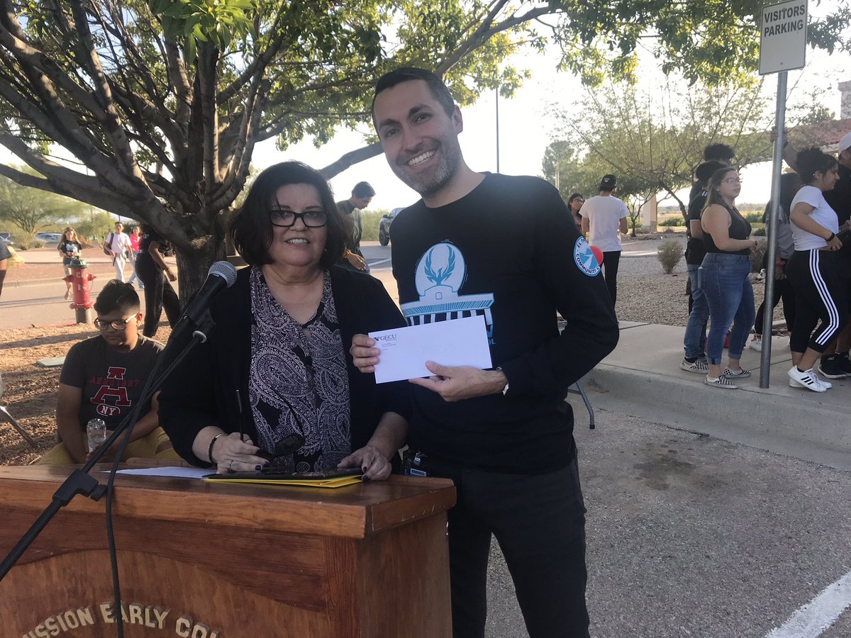 missionechs's tweet photo. Jordan Lopez C/O 2011 named Spectacular Alumni Award Winner 2019, Jordan generously offers $800 toward MECHS Orgs upon completion of community service projects. Thank you Ms. Lopez accepting award. Jordan continues as shining example: Phoenix #MECHSPRIDE #PhoenixFamily #TeamSISD https://t.co/bv9kJ3RlVV