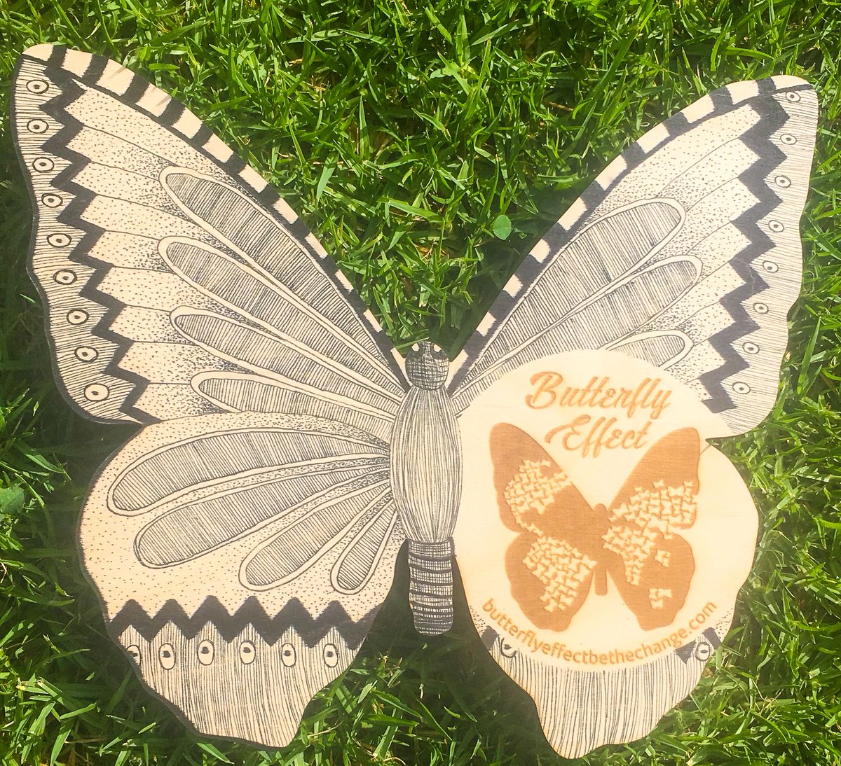ArtWalkSD's tweet photo. Here's our first #ButterflyDrop clue!
Keep your eyes open and you might spy ๐ฆ
this black and white butterfly. ๐ฆ
Name the charity you prefer. ๐ฆ
A generous donation will soon occur! ๐ฆ
Artist: Taylor Kampen https://t.co/kWNyfsQsae