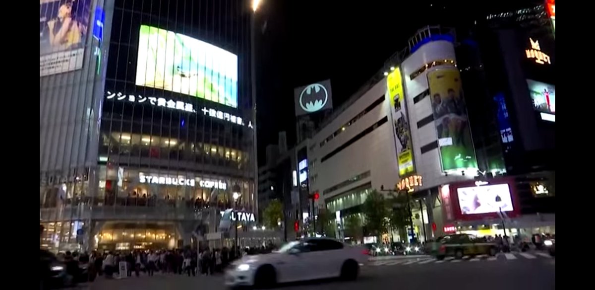 marllobo's tweet image. #BatSignal en Japón!!! #HappyBatmanDay
