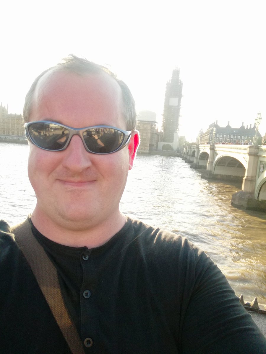 ShaunFarrelly's tweet photo. Sun setting on the Houses of Parliament

#HousesOfParliament #QueenElizabethTower #BigBen #Westminster #London #DayTrip #SaturdayTrip #sunset #sunshine #sun https://t.co/QnulwJP2NR