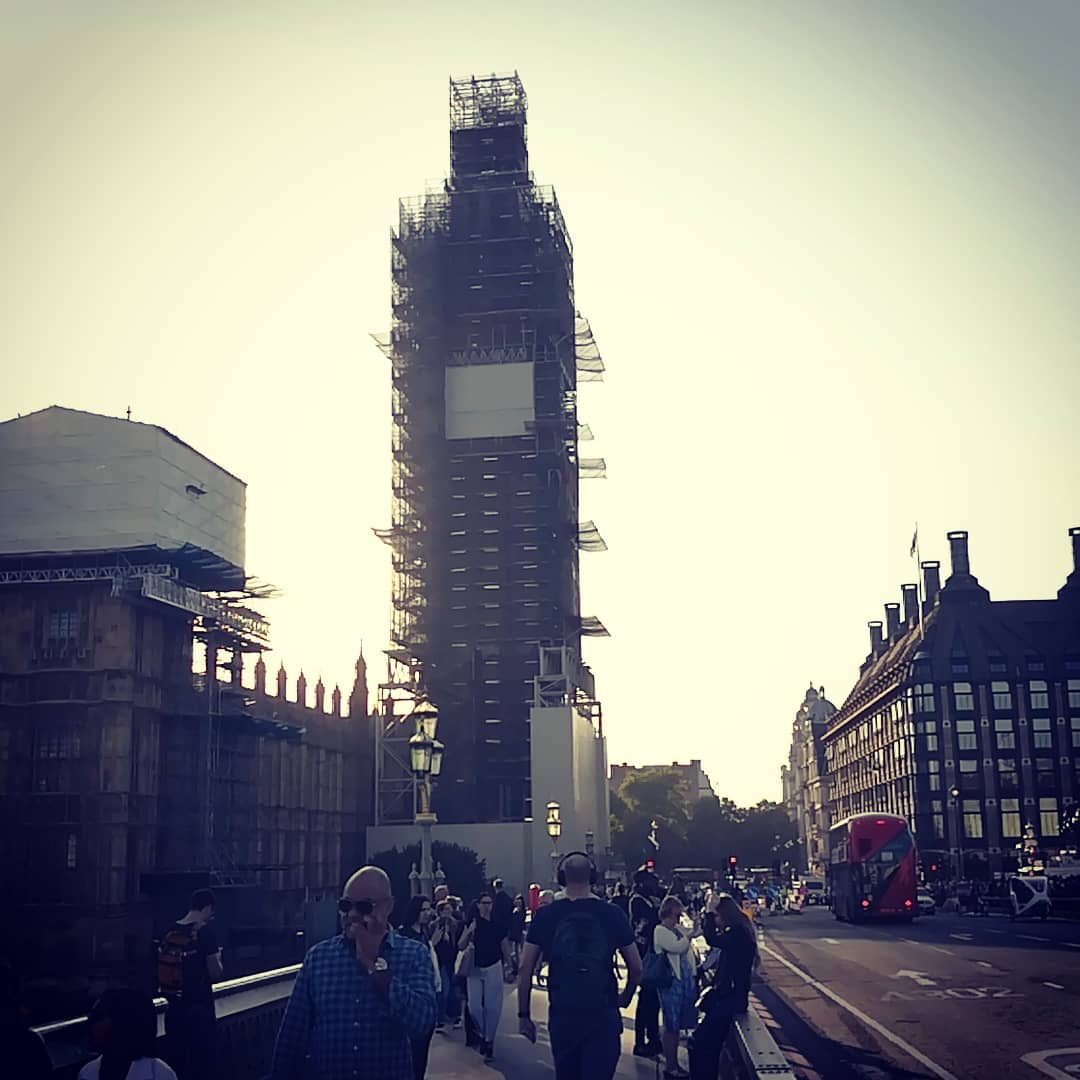 ShaunFarrelly's tweet photo. Sun setting on the Houses of Parliament

#HousesOfParliament #QueenElizabethTower #BigBen #Westminster #London #DayTrip #SaturdayTrip #sunset #sunshine #sun https://t.co/QnulwJP2NR